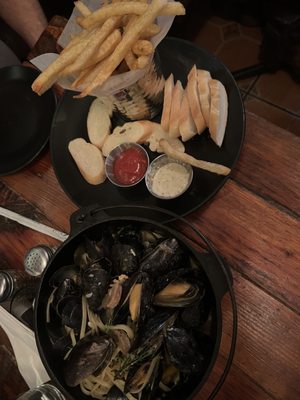 St. Arnold's Mussel Bar by null