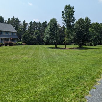 Helping Hands Landscaping - Large property mowing - Landscaping Near Me Helping Hands Landscaping - Large property mowing - Landscaping Near Me