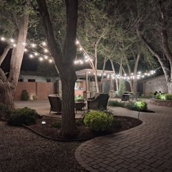 Primrose Inn & Suites - Courtyard