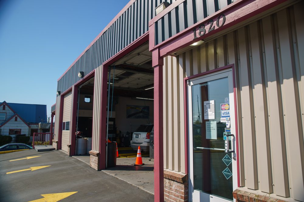 FAST LUBE & OIL Updated October 2024 17 Photos 1820 Simpson Ave