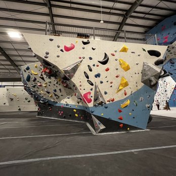 Peak Experiences - Richmond - Bouldering - Rock Climbing Near Me - Richmond, Virginia Peak Experiences - Richmond - Bouldering - Rock Climbing Near Me - Richmond, Virginia