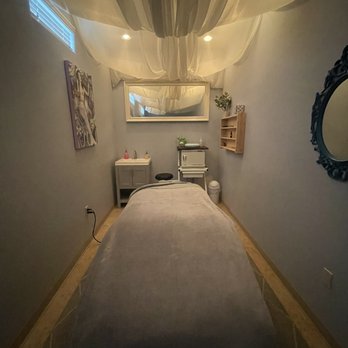 Oceana Spa - Massage room - Skin Care Near Me - Aberdeen, Washington