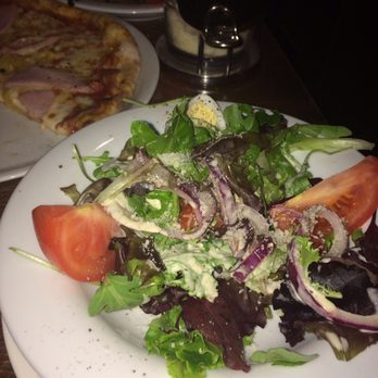 Carmine Café - Tasty side salad not on menu - Pizza Near Me - Paris, 75