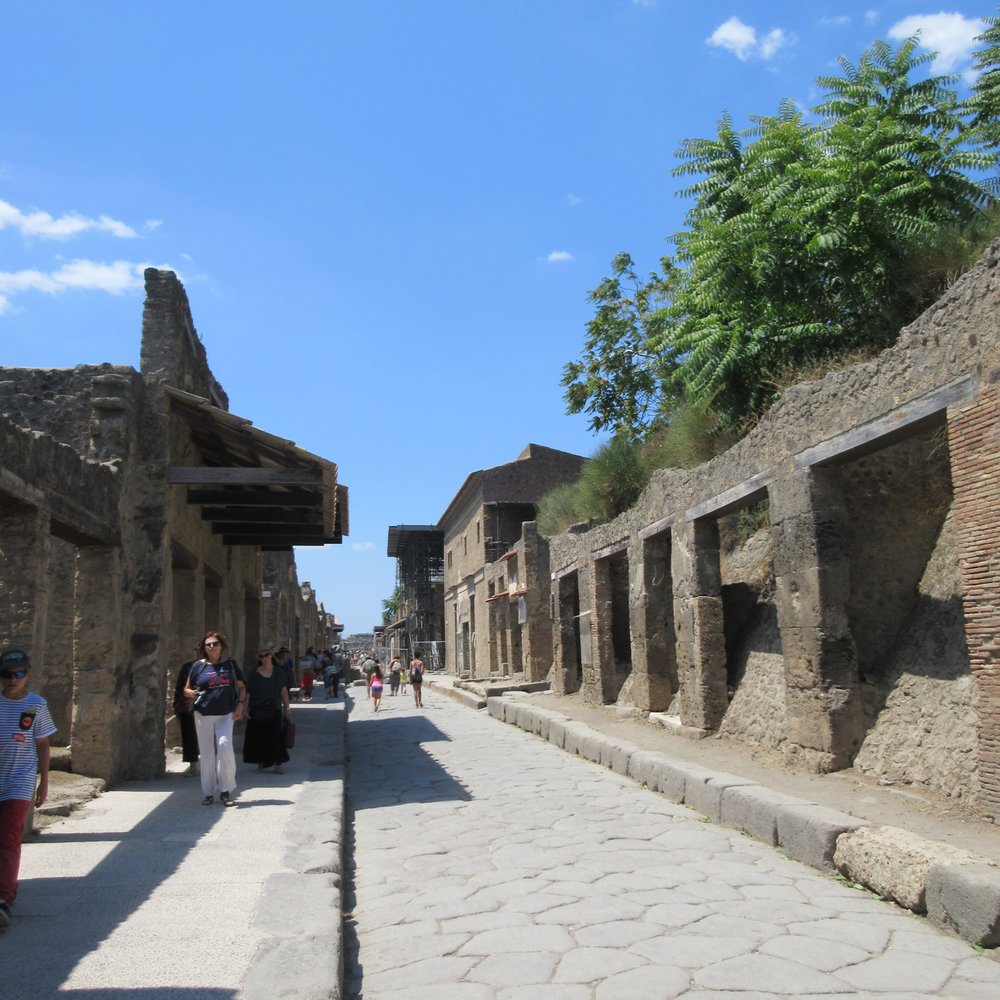 Scavi di Pompei - Via di Castricio - Museums Near Me - Pompei, NA