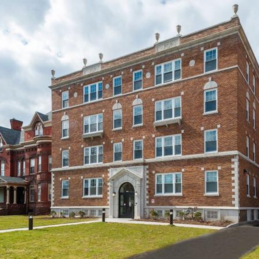 First Students Reap Benefits from CAD Studio Opening in Fall, image size:1000x1000