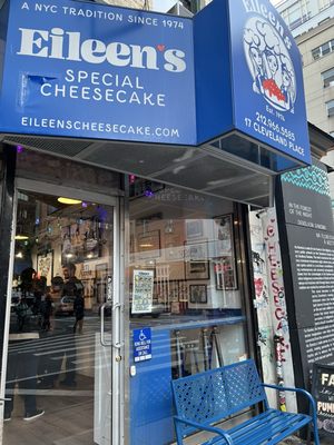 Eileen's Special Cheesecake by null