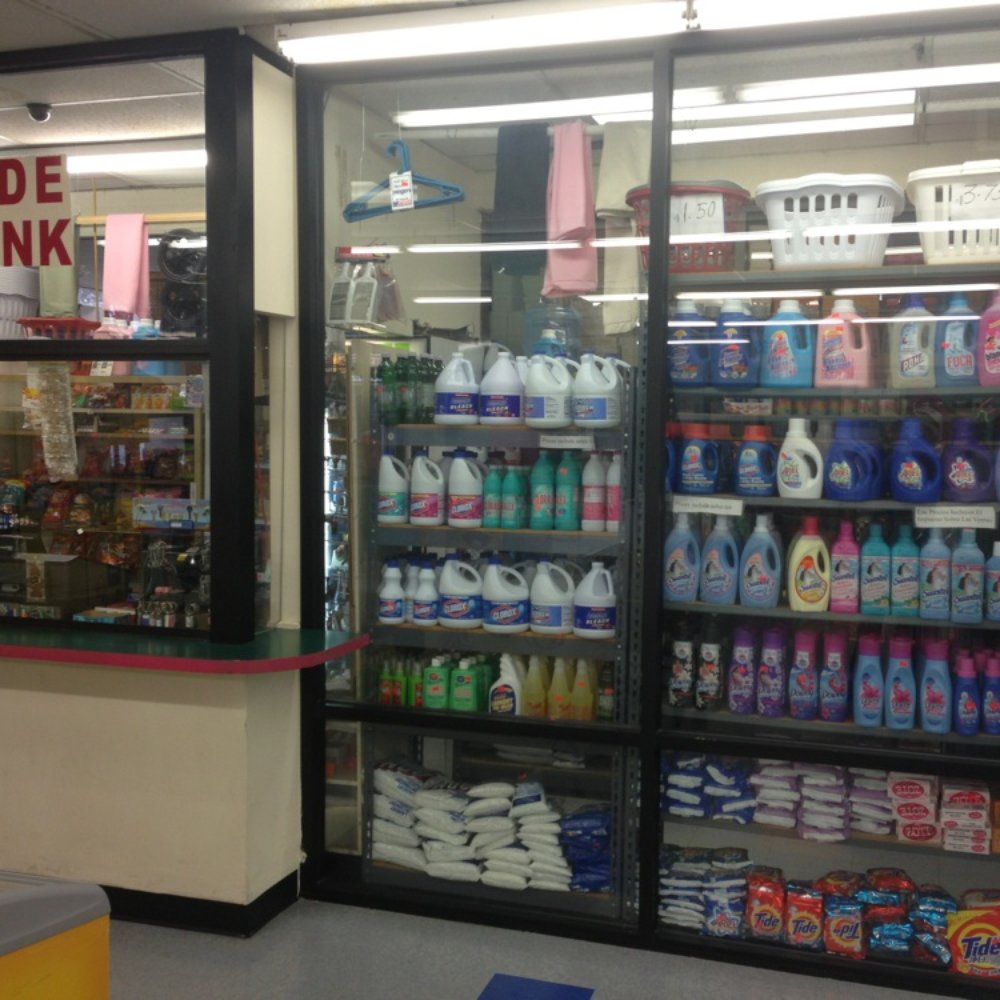 Sam Coin Laundry - They have a mini store here for laundry needs and mini snack bar,filtered water for big bottles too. - Laundromat Near Me - Northridge, California