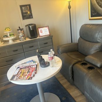 Lavish Thai Spa Massage - Seating area with drinks on offer - Waxing Near Me - Las Vegas, Nevada