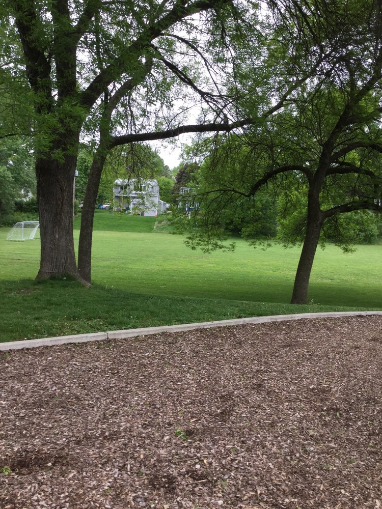 Oak Hill Park Logo
