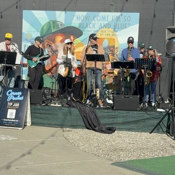 Oakland Ballers - Live music before Saturday games - Amateur Sports Teams Near Me - Oakland, California
