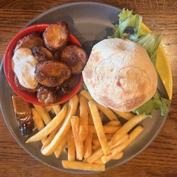 Nando's - Sunset Burger +2 sides - PERi Salted Chips & Rostinas (drizzled with Garlic Aioli)