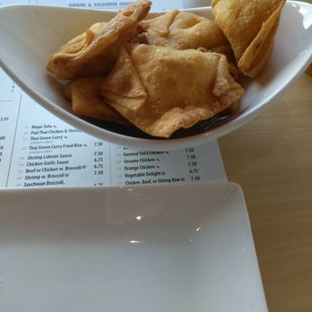 Little Wok - Crab Rangoon - too many chunks of crab, but nice and creamy! - Chinese Near Me - Evanston, Illinois