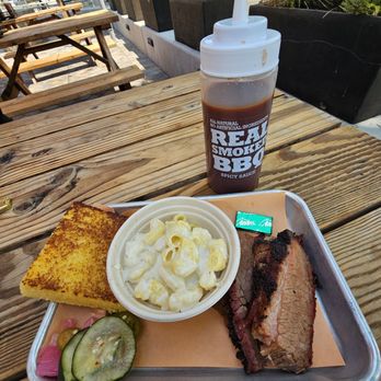 Canyons Barbeque - Kids meal with brisket, mac n cheese, and cornbread - Barbeque Near Me - Castro Valley, California Canyons Barbeque - Kids meal with brisket, mac n cheese, and cornbread - Barbeque Near Me - Castro Valley, California