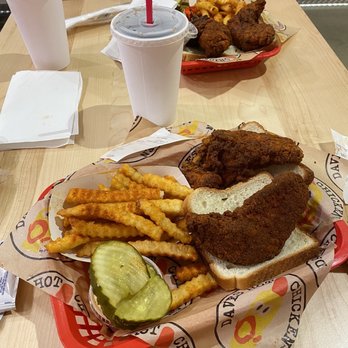 Dave's Hot Chicken - Presentation of two tenders - Chicken Shop Near Me - Indianapolis, Indiana