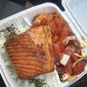 Keeaumoku Seafood - Salmon Belly with Double Poke Plate - shoyu and sesame poke - delicious! - Seafood Near Me - Honolulu, Hawaii Keeaumoku Seafood - Salmon Belly with Double Poke Plate - shoyu and sesame poke - delicious! - Seafood Near Me - Honolulu, Hawaii