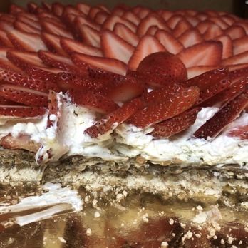 Piononos - Pavlova - Desserts Near Me - Key Biscayne, Florida Piononos - Pavlova - Desserts Near Me - Key Biscayne, Florida