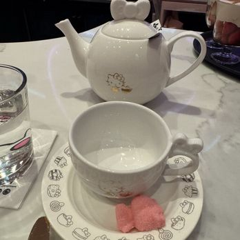 Hello Kitty Cafe - Birthday Tea - Cafes Near Me - Irvine, California Hello Kitty Cafe - Birthday Tea - Cafes Near Me - Irvine, California
