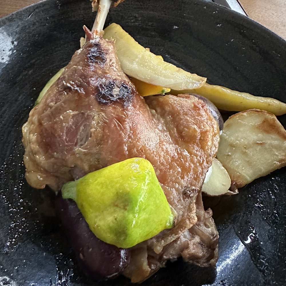 Bistro 1640 - Duck leg with rooted vegetables - French Near Me - Quebec City, Quebec Bistro 1640 - Duck leg with rooted vegetables - French Near Me - Quebec City, Quebec