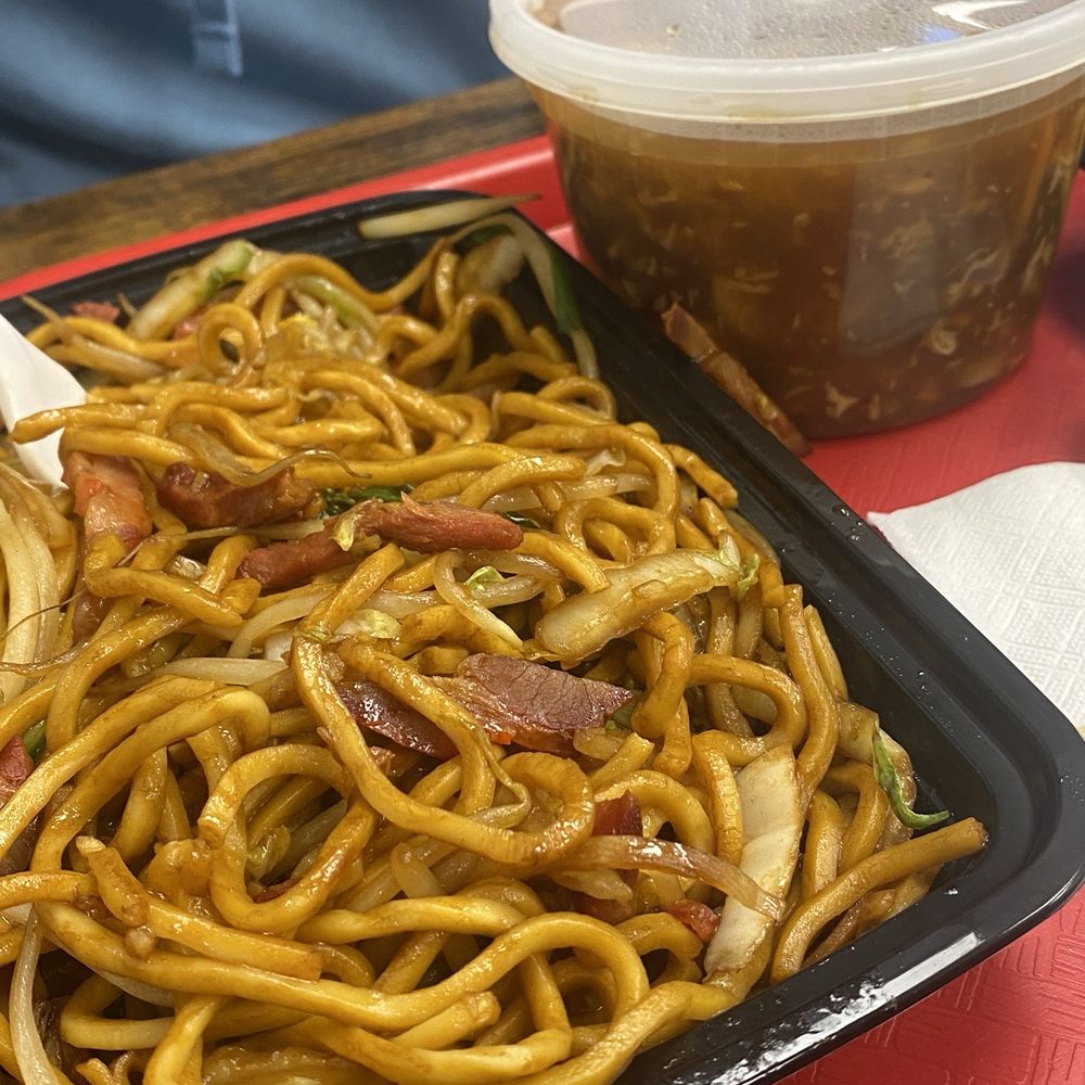 Double Chinese Restaurant - Roast Pork Chow Mein Hot and Sour Soup - Chinese Near Me - Ridgewood, New York Double Chinese Restaurant - Roast Pork Chow Mein Hot and Sour Soup - Chinese Near Me - Ridgewood, New York