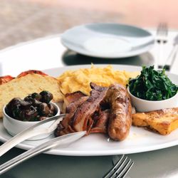 Chianti Classico - Big Breakfast with scrambled eggs and mushrooms instead of beans