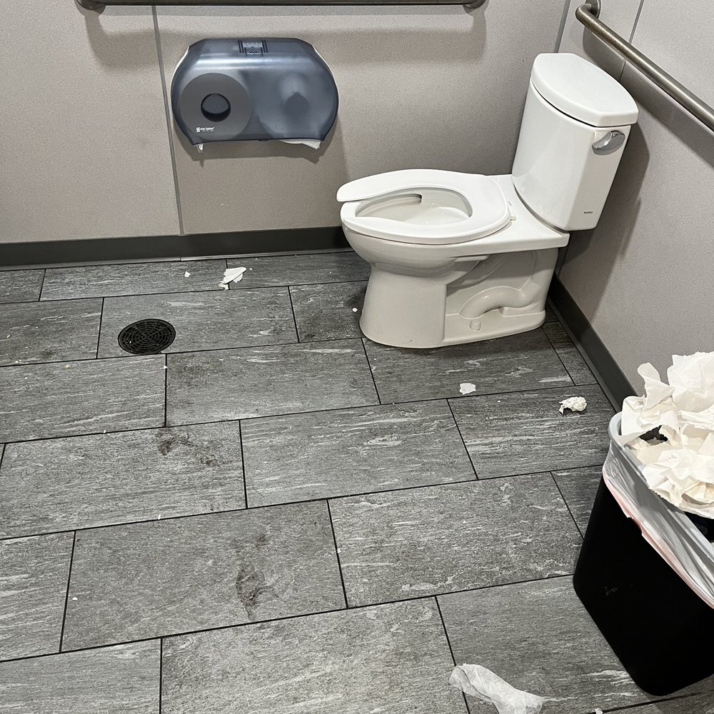 Clean Laundry - Laundromat Near Me - West Milwaukee, Wisconsin