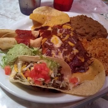 Chuy's - Comida Deluxe combination plate - Tex-Mex Near Me - Sterling, Virginia Chuy's - Comida Deluxe combination plate - Tex-Mex Near Me - Sterling, Virginia