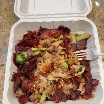 Vic's Thai Food - New updated pic portion sizes have shrunk - Thai Near Me - Valley Glen, California Vic's Thai Food - New updated pic portion sizes have shrunk - Thai Near Me - Valley Glen, California