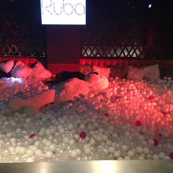 Hilton London Tower Bridge - Hotel ballpit. Just... why? - Hotels Near Me - London, XGL Hilton London Tower Bridge - Hotel ballpit. Just... why? - Hotels Near Me - London, XGL