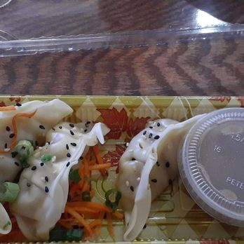 Ono Pokii - Dumplings avec sauce à l'arachide - Hawaiian Near Me - Westmount, Quebec Ono Pokii - Dumplings avec sauce à l'arachide - Hawaiian Near Me - Westmount, Quebec