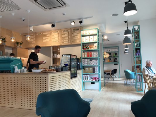 Coffeedesk Kawiarnia - Wilcza by null