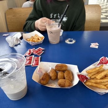 Frosty - Ice Cream & Frozen Yogurt Near Me - Jamestown, California