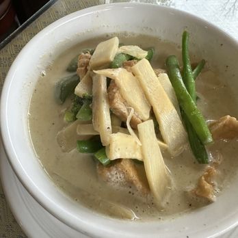 Thai Nakonping Restaurant - Green curry - Thai Near Me - North Conway, New Hampshire Thai Nakonping Restaurant - Green curry - Thai Near Me - North Conway, New Hampshire