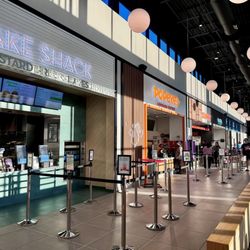 Joyce Kilmer Service Area - Shake Shack Popeyes Dunkin Nathan's