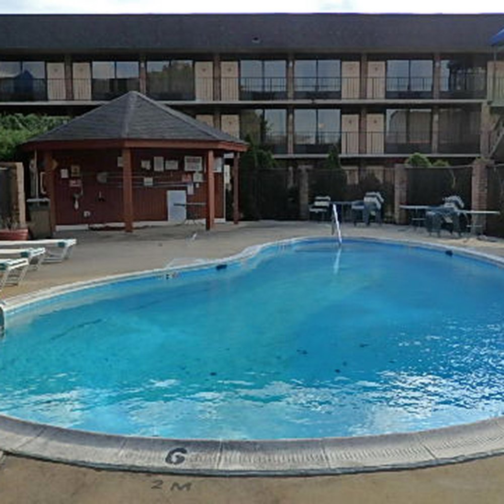 Quality Inn Tysons Corner - Pool - Hotels Near Me - Vienna, Virginia Quality Inn Tysons Corner - Pool - Hotels Near Me - Vienna, Virginia