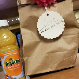 What apt employees are out at 6am to hand all their residents breakfast! Another reason why we love it here! Love these apts! What apt employees are out at 6am to hand all their residents breakfast! Another reason why we love it here! Love these apts!
