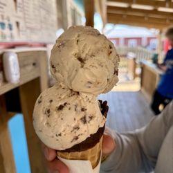 The Twist Custom Ice Cream - English toffee