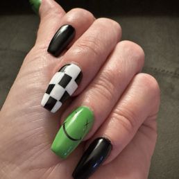Obsessed with my Warped Tour inspired nails by Michael Obsessed with my Warped Tour inspired nails by Michael