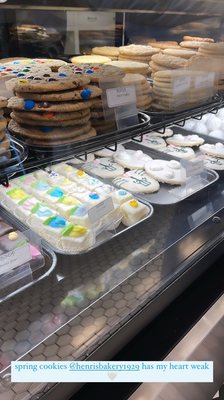 Henri's Bakery & Deli by null