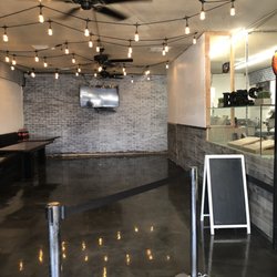 Bob's Pizza - Chill vibe!!