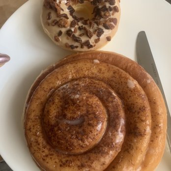 Donut Box - Maple bacon donut and a cinnamon roll - Donuts Near Me - McKinney, Texas Donut Box - Maple bacon donut and a cinnamon roll - Donuts Near Me - McKinney, Texas