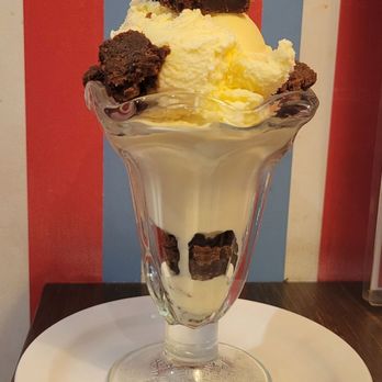 The Original Malt Shop - Brownie sundae - Burgers Near Me - Roseville, Minnesota