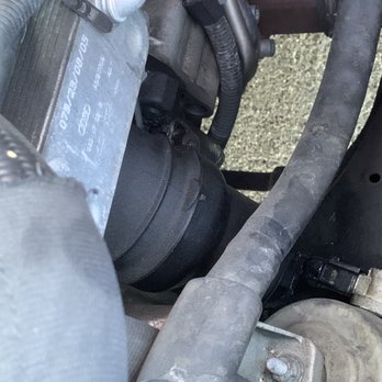 Jiffy Lube - Leaking oil filter - Oil Change Stations Near Me - Bell, California Jiffy Lube - Leaking oil filter - Oil Change Stations Near Me - Bell, California
