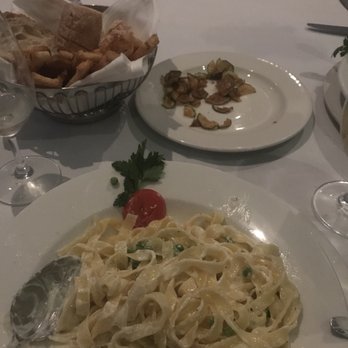 Il Gabbiano - Fettuccine Alfredo!! - Italian Near Me - Miami, Florida Il Gabbiano - Fettuccine Alfredo!! - Italian Near Me - Miami, Florida