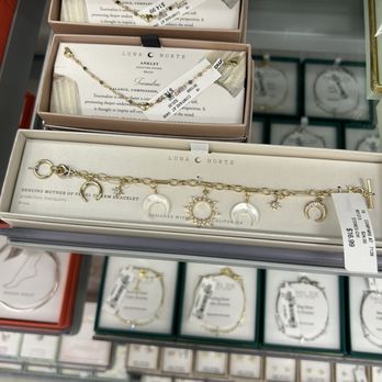 T.J. MAXX - Updated January 2026 - 1328 Photos & 252 Reviews - 1170