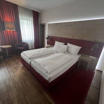Hotel Drei Löwen - Hotels Near Me - Munich, BY