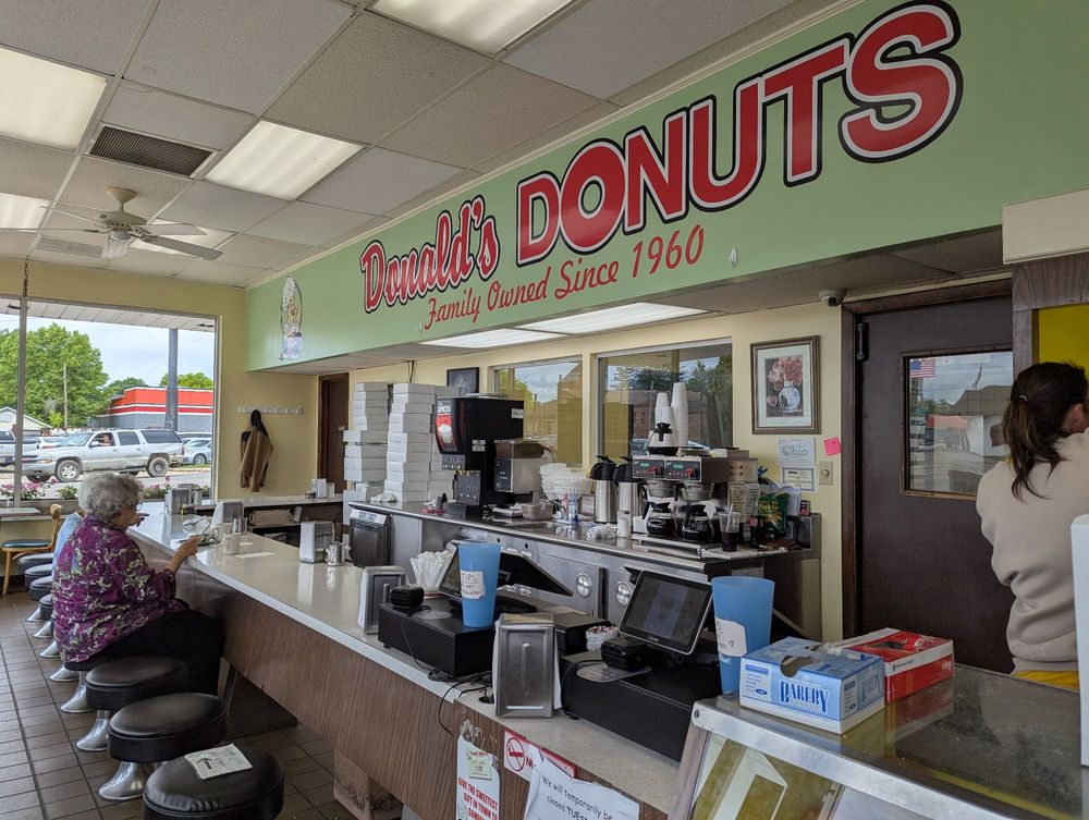 Donald's Donuts Logo