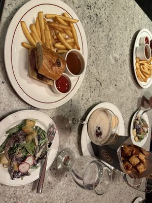 Daniel’s Broiler Downtown by null