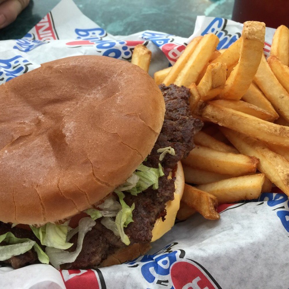 Boomerang Diner - Burger basket - American Near Me - Wagoner, Oklahoma