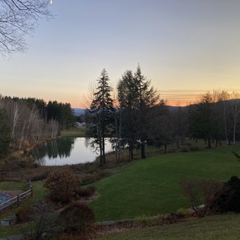 Edson Hill - lovely backyard view - Hotels Near Me - Stowe, Vermont Edson Hill - lovely backyard view - Hotels Near Me - Stowe, Vermont
