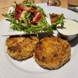 Crab Cake Eggs Benedict